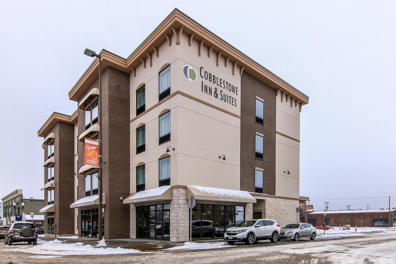 Cobblestone Inn & Suites - Menomonie/Uw-Stout Εξωτερικό φωτογραφία